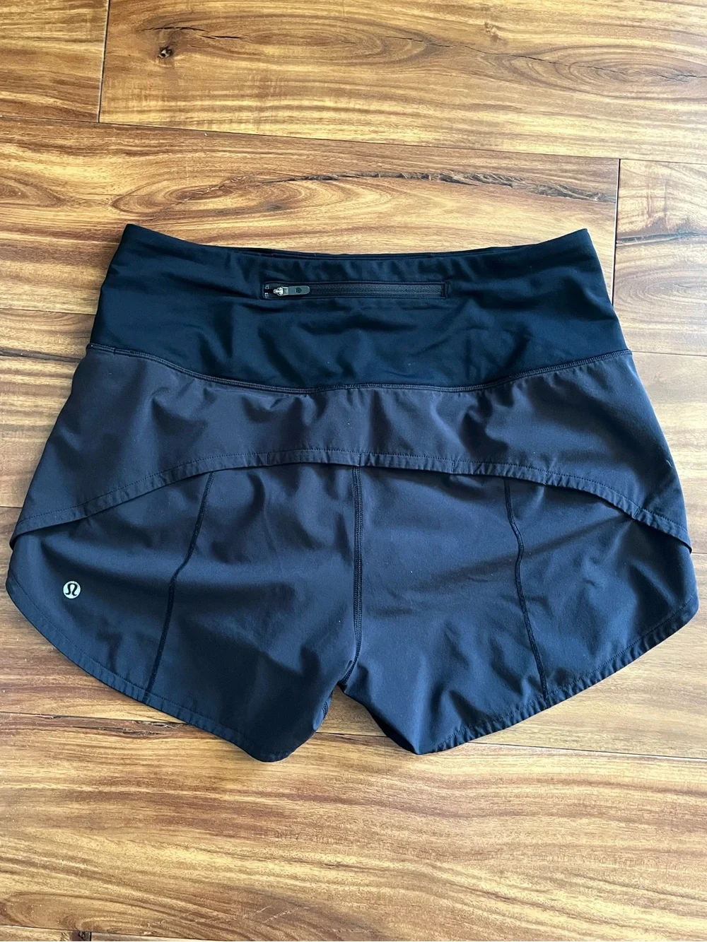 Lululemon Speed Up Shorts - Picture 2 of 8